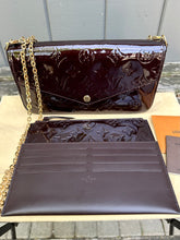 Load image into Gallery viewer, LOUIS VUITTON Monogram Amarante Vernis Felicie Pochette