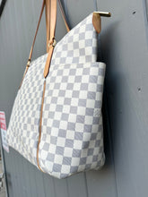 Load image into Gallery viewer, LOUIS VUITTON Damier Azur Totally GM Shoulder Bag
