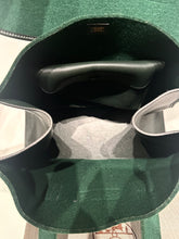 Load image into Gallery viewer, HERMÈS Feu2Dou Tote Vert Fonce Feutre & Gulliver Leather
