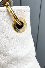 Load image into Gallery viewer, LOUIS VUITTON Monogram Empreinte Leather Artsy MM Bag