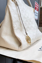 Load image into Gallery viewer, LOUIS VUITTON Monogram Empreinte Leather Artsy MM Bag