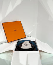 Load image into Gallery viewer, HERMÈS Double H Reversible Leather Belt