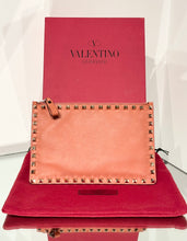 Load image into Gallery viewer, VALENTINO GARAVANI Rockstud Leather Pouch/ Clurch