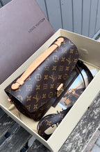 Load image into Gallery viewer, LOUIS VUITTON Monogram Pochette Metis