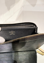 Load image into Gallery viewer, LOUIS VUITTON Zippy Epi Leather Long Zip Around Wallet