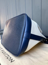 Load image into Gallery viewer, LOUIS VUITTON Epi Leather Petit Noe NM Bucket Bag