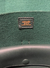 Load image into Gallery viewer, HERMÈS Feu2Dou Tote Vert Fonce Feutre & Gulliver Leather