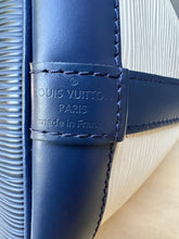 Load image into Gallery viewer, LOUIS VUITTON Epi Leather Petit Noe NM Bucket Bag