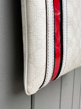 Load image into Gallery viewer, GUCCI Unisex GG Supreme Messenger Bag