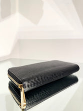Load image into Gallery viewer, LOUIS VUITTON Zippy Epi Leather Long Zip Around Wallet