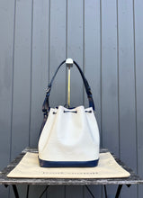 Load image into Gallery viewer, LOUIS VUITTON Epi Leather Petit Noe NM Bucket Bag