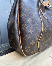 Load image into Gallery viewer, LOUIS VUITTON Galleria Monogram Canvas PM Shoulder Bag