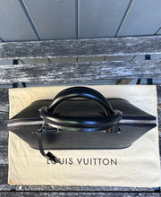 Load image into Gallery viewer, LOUIS VUITTON Alma PM Bag in Epi Leather