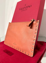 Load image into Gallery viewer, VALENTINO GARAVANI Rockstud Leather Pouch/ Clurch