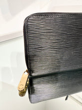 Load image into Gallery viewer, LOUIS VUITTON Zippy Epi Leather Long Zip Around Wallet