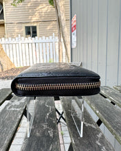 Load image into Gallery viewer, GUCCI Guccissima Zip Around Leather Wallet