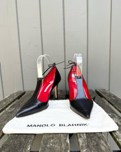 Load image into Gallery viewer, MANOLO BLAHNIK Pointed Toe T-Strap High Heel Leather Pumps