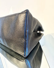Load image into Gallery viewer, GUCCI Large Soho Chain Shoulder Bag