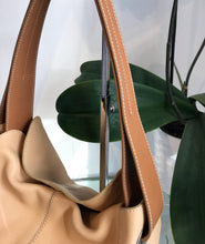 Load image into Gallery viewer, TOD’S Single Snap Bucket Leather Bag