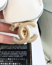 Load image into Gallery viewer, CHANEL Quilted Caviar Leather Filigree Large Vanity Case