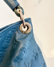 Load image into Gallery viewer, LOUIS VUITTON Orage Monogram Empreinte Leather Artsy MM Bag