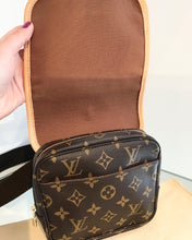Load image into Gallery viewer, LOUIS VUITTON Rare Unisex Monogram Canvas Bosphore Bumbag