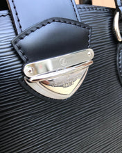 Load image into Gallery viewer, LOUIS VUITTON Epi Leather Pant-Neuf GM Bag