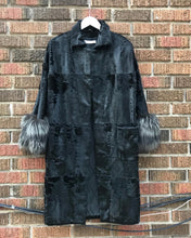 Load image into Gallery viewer, CAROLINA HERRERA Lambs Wool Fox Fur Cuffs 3/4 Length Coat