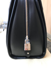 Load image into Gallery viewer, LOUIS VUITTON Epi Leather Pant-Neuf GM Bag