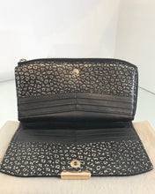 Load image into Gallery viewer, BURBERRY Pebbled Leather Zip Around Wallet