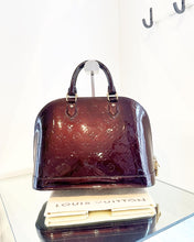 Load image into Gallery viewer, LOUIS VUITTON Amarante Vernis Alma PM Bag
