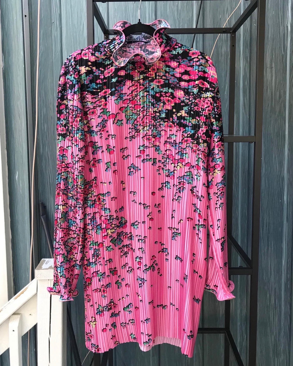 GIVENCHY Plisse Pink Floral Print Crinkle Mock Neck Long Sleeve Dress –  Susannah Designer Consignment