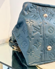 Load image into Gallery viewer, LOUIS VUITTON Orage Monogram Empreinte Leather Artsy MM Bag
