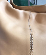 Load image into Gallery viewer, TOD’S Single Snap Bucket Leather Bag
