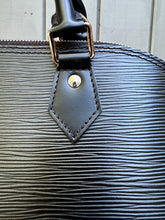 Load image into Gallery viewer, LOUIS VUITTON Alma PM  Bag in Epi Leather
