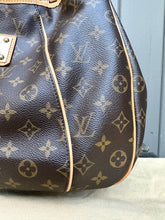 Load image into Gallery viewer, LOUIS VUITTON Galleria Monogram Canvas PM Shoulder Bag
