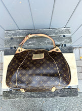 Load image into Gallery viewer, LOUIS VUITTON Galleria Monogram Canvas PM Shoulder Bag
