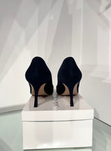 Load image into Gallery viewer, MANOLO BLAHNIK Suede Pointed Toe High Heel Pumps
