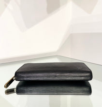 Load image into Gallery viewer, LOUIS VUITTON Zippy Epi Leather Long Zip Around Wallet
