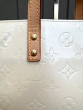 Load image into Gallery viewer, LOUIS VUITTON Vintage Perle White Monogram Vernis Reade PM Handle Tote
