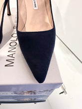 Load image into Gallery viewer, MANOLO BLAHNIK Suede Pointed Toe High Heel Pumps
