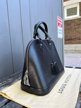 Load image into Gallery viewer, LOUIS VUITTON Alma PM  Bag in Epi Leather
