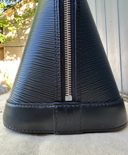 Load image into Gallery viewer, LOUIS VUITTON Alma PM  Bag in Epi Leather
