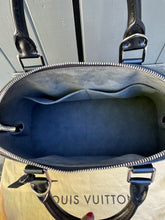 Load image into Gallery viewer, LOUIS VUITTON Alma PM  Bag in Epi Leather
