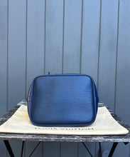 Load image into Gallery viewer, LOUIS VUITTON Epi Leather Petit Noe NM Bucket Bag
