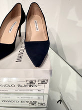 Load image into Gallery viewer, MANOLO BLAHNIK Suede Pointed Toe High Heel Pumps
