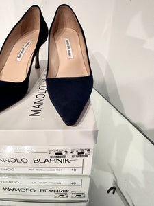 MANOLO BLAHNIK Suede Pointed Toe High Heel Pumps