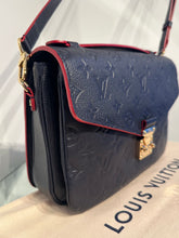 Load image into Gallery viewer, LOUIS VUITTON Pochette Métis Monogram Bag
