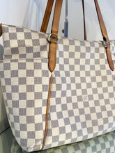 Load image into Gallery viewer, LOUIS VUITTON Damier Azur Totally MM Shoulder Tote
