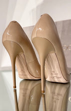 Load image into Gallery viewer, JIMMY CHOO Patent Leather High Heel Pumps
